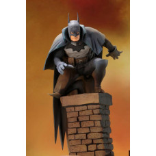 Статуя из фильма Бэтмен: Готэм в газовом свете - Бэтмен (Batman)